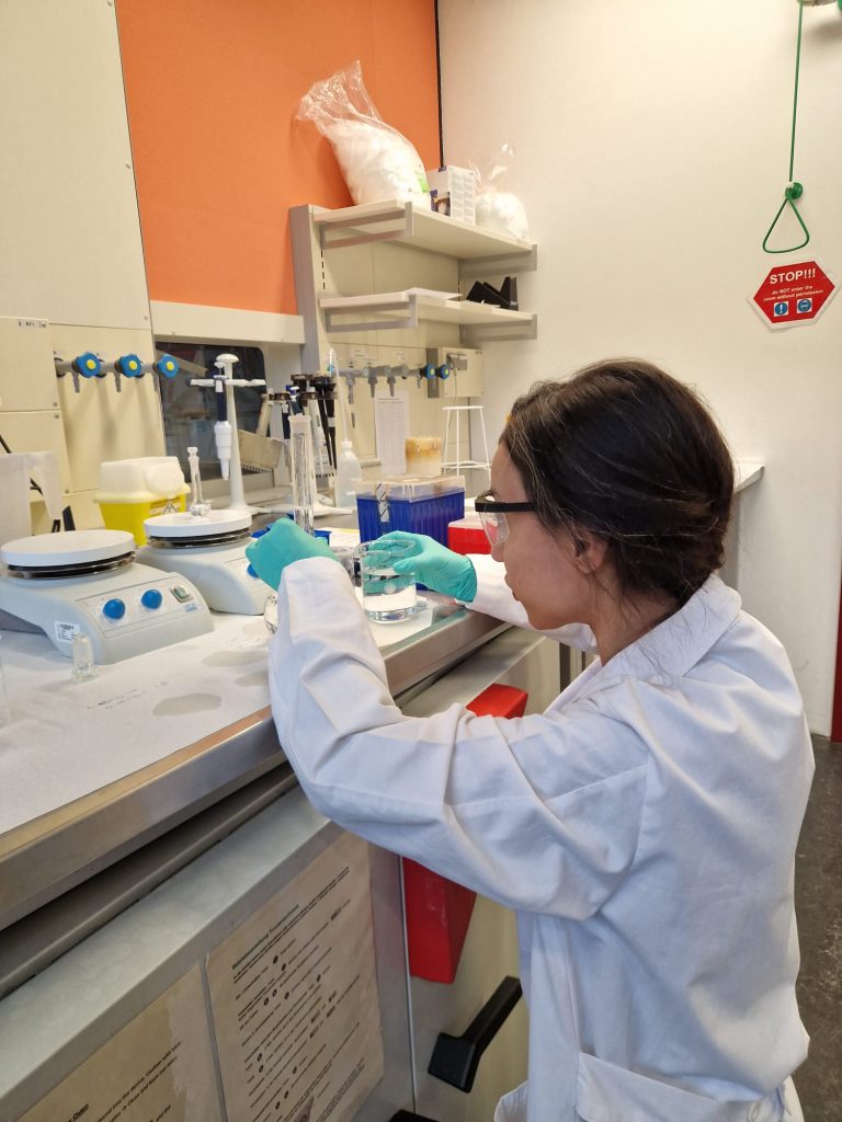 Ekin preparing her concentration of Ivermectin solution in the lab.